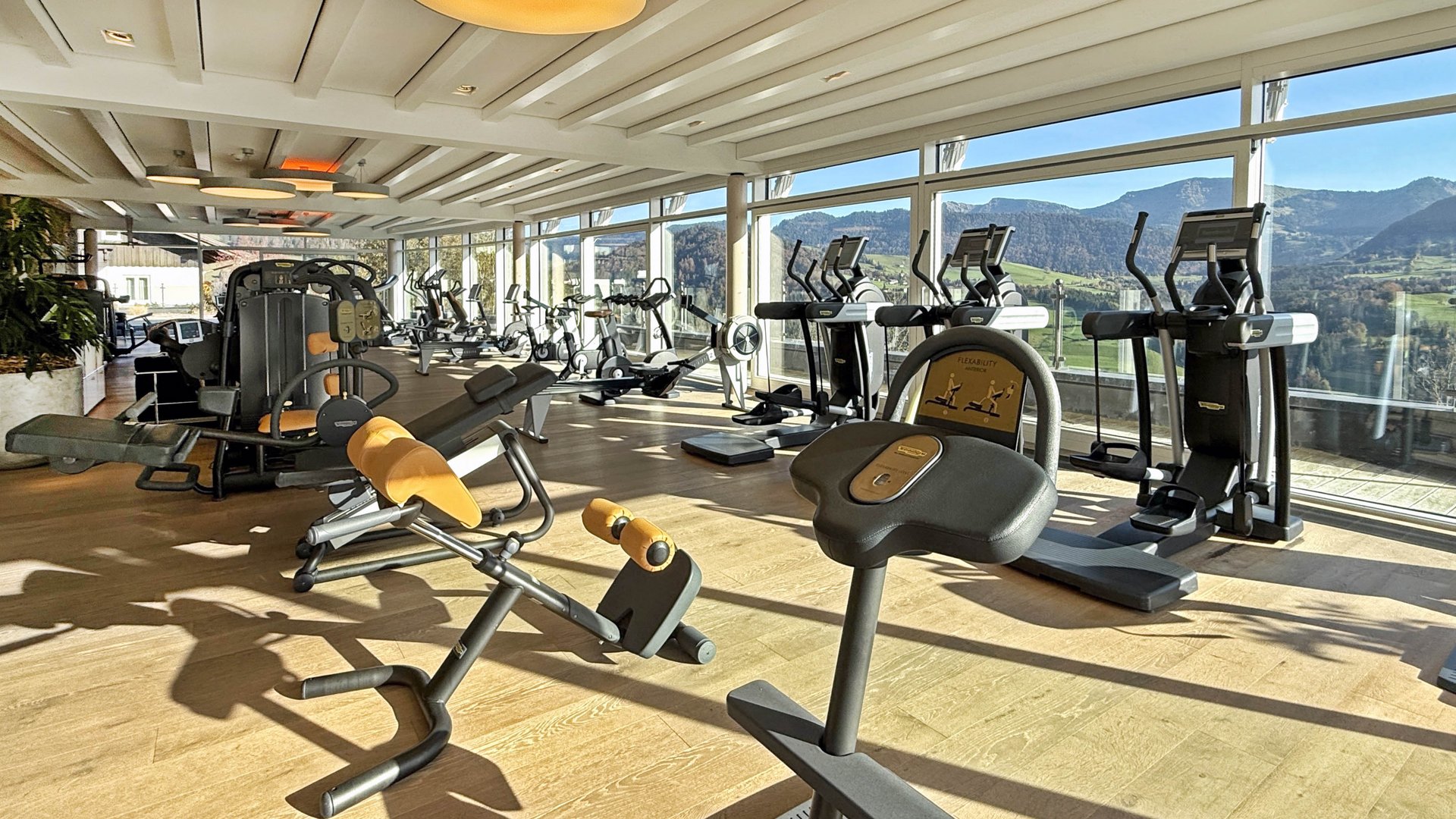 Einblicke in unser Hotel im Allgäu mit Pools